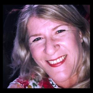 Meet your Posher, Elena